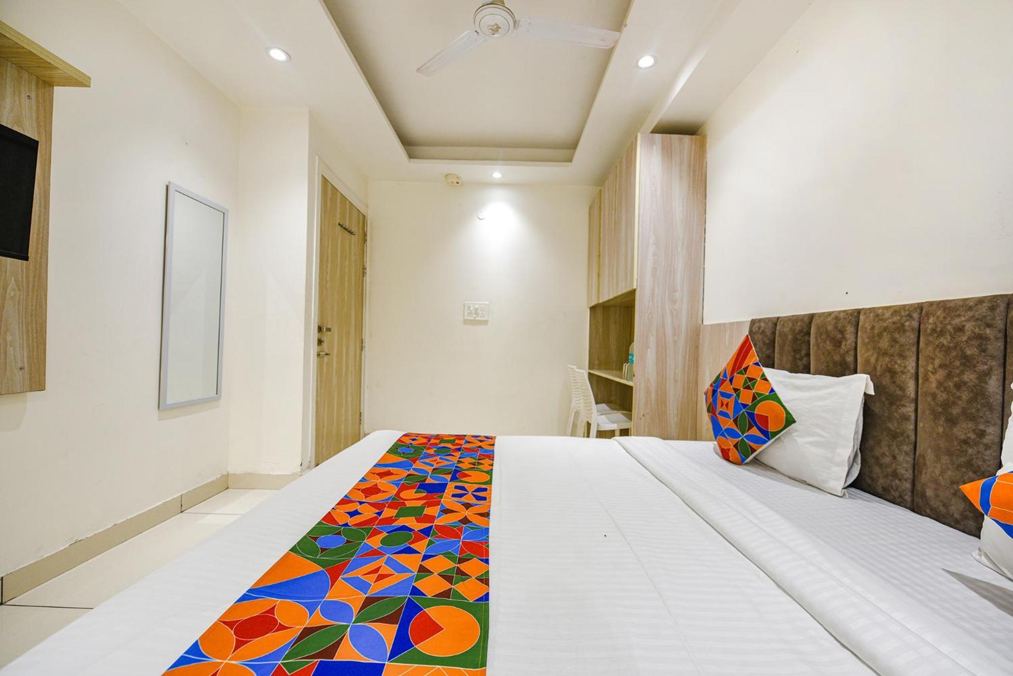 Fabhotel Luxury Inn Near Adarsh Nagar Metro Delhi  Exterior photo