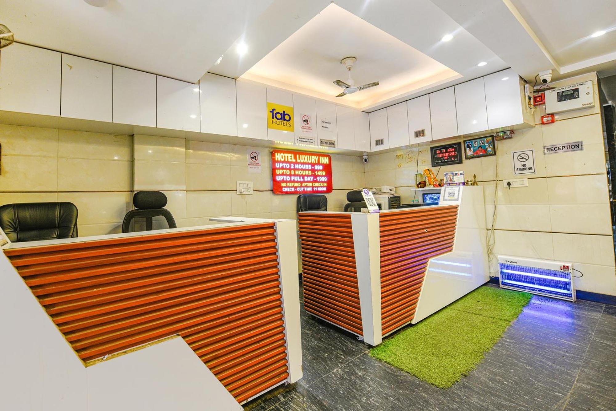 Fabhotel Luxury Inn Near Adarsh Nagar Metro Delhi  Exterior photo
