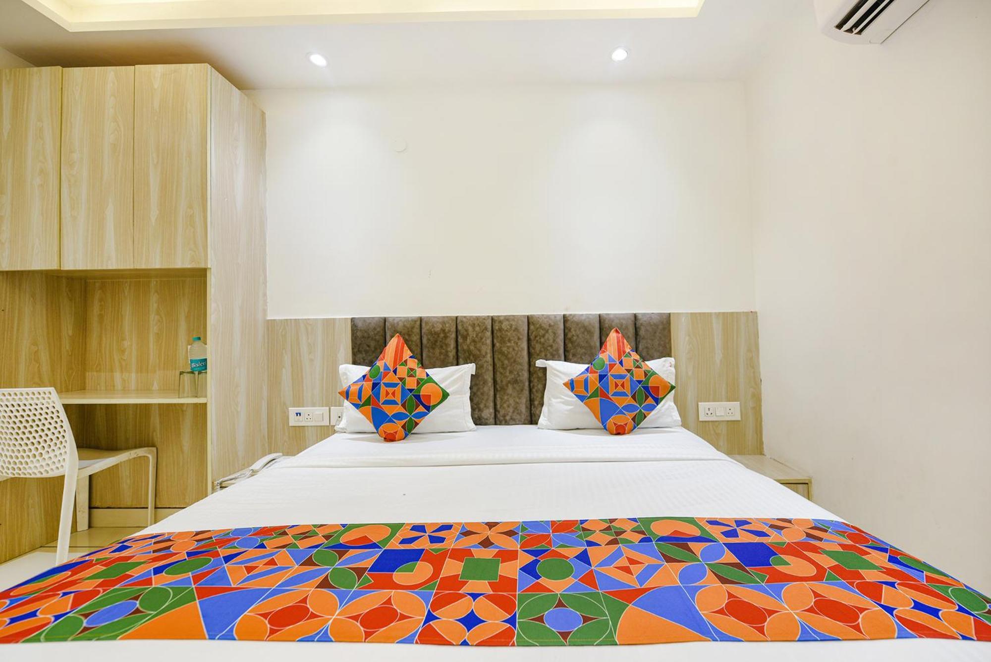 Fabhotel Luxury Inn Near Adarsh Nagar Metro Delhi  Exterior photo